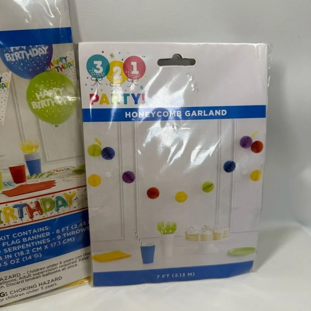D36. Party Decorations- 5 piece birthday party decorations and plates